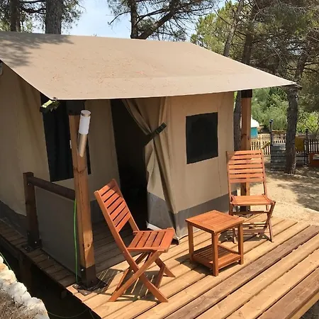 Kanguro Campsite 2*